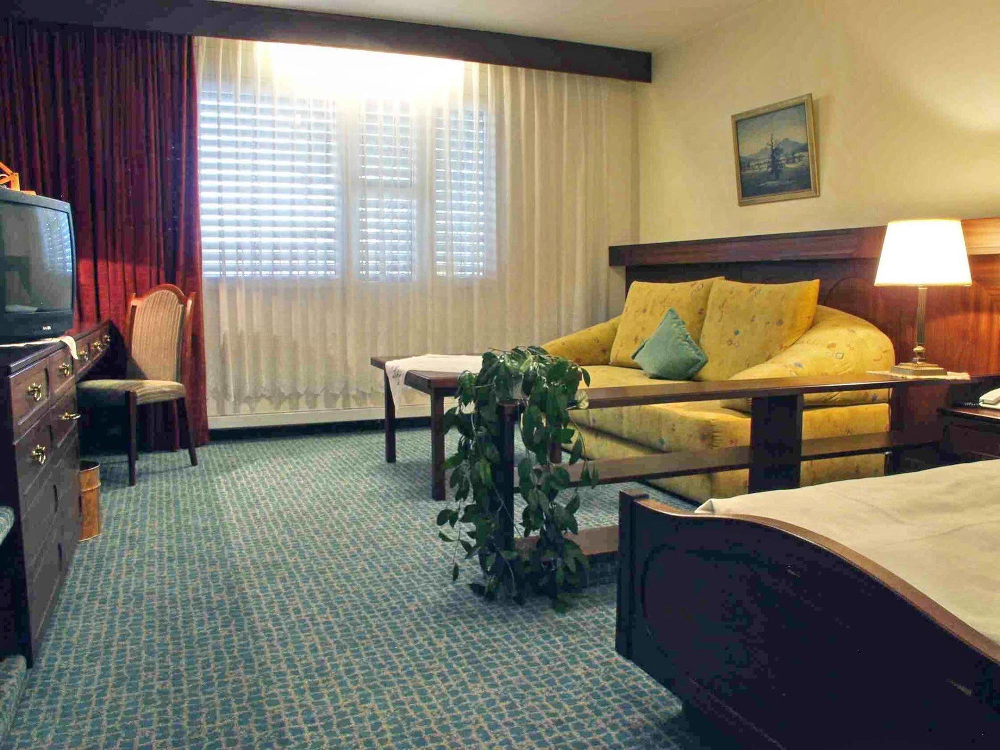 Akzent Hotel Restaurant Altdorfer Hof Вайнгартен Стая снимка